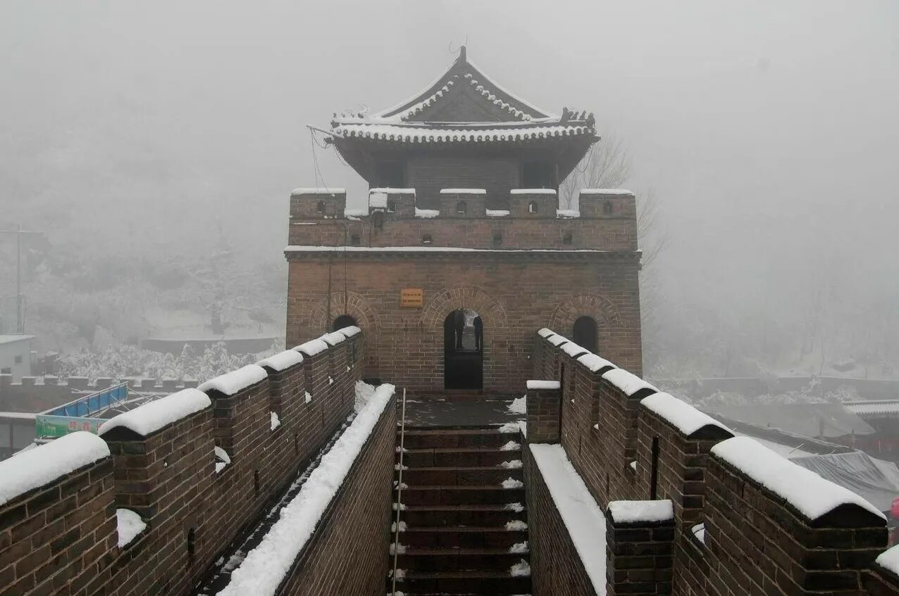 Края китайской стены. Великая китайская стена сторожевые башни. Сигнальная башня Великая китайская стена. Конец Великой китайской стены. Китайская стена сторожевая башня.