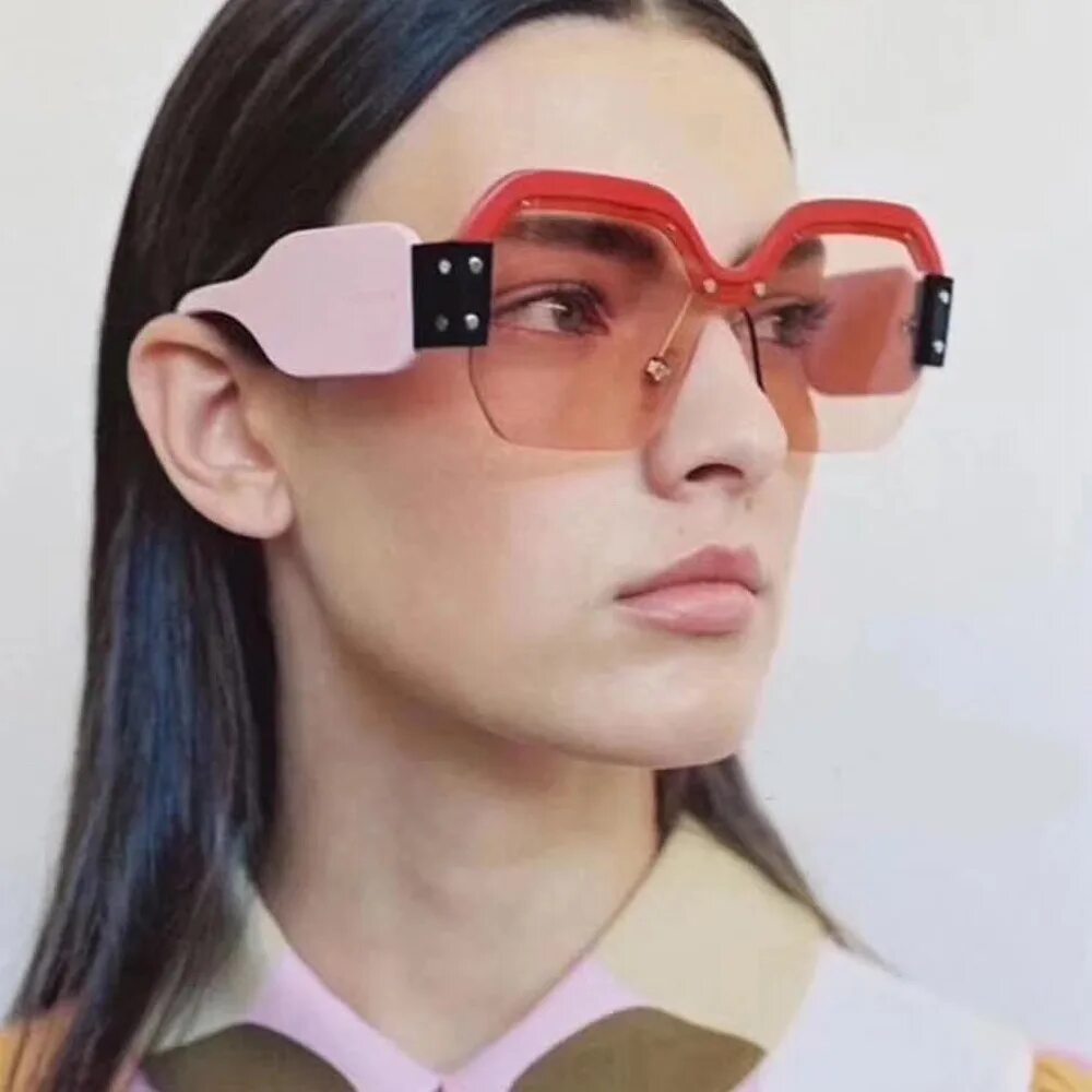 И очки от миу миу днем костюм. Miu miu очки 2025. miu miu очки smu171. очки миу миу солнцезащитные. очки miu miu 2025.