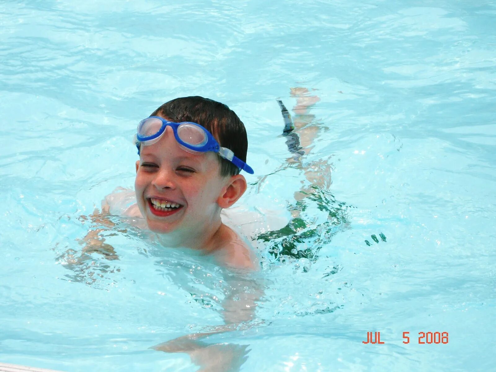 He can Swim. He Swims. I can't Swim picture for Kids. Dad can Swim.