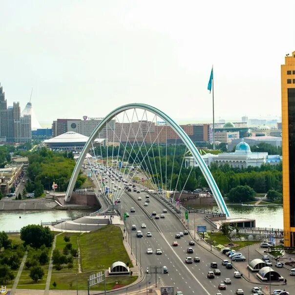 Ул кабанбай батыра. Проспект Кабанбай батыра. Мост Рамстор Астана. Атырауский мост в Астане. Улица Кабанбай батыра Астана.