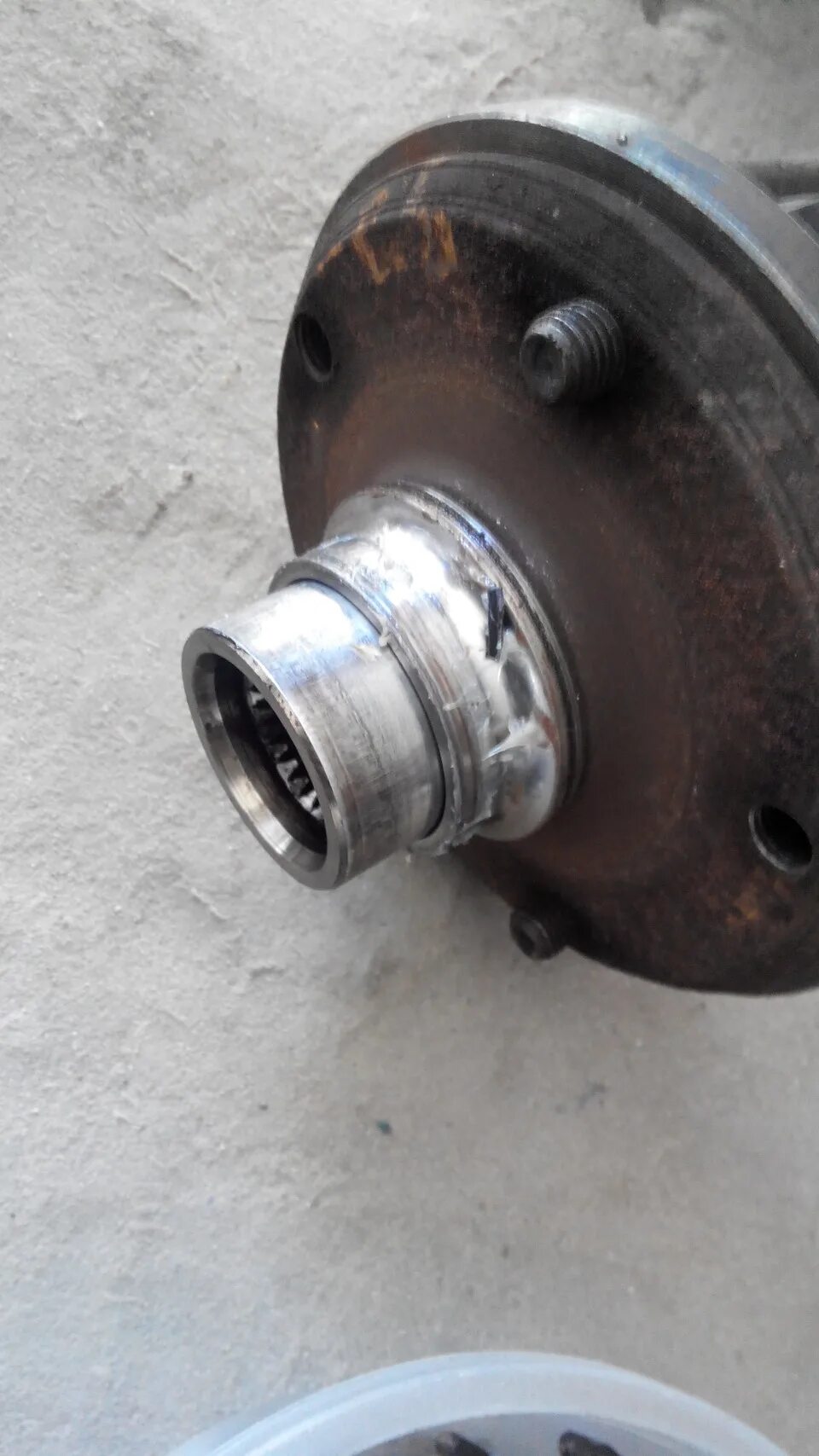 Задний подшипник е46. Задняя ступица бмв е36. Ступица бмв е46. Ступица бмв е46. Задний ступичный подшипник бмв е46.