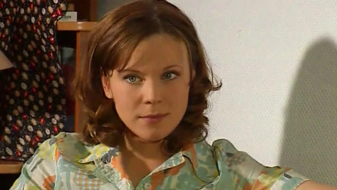 две судьбы главные роли. 2002 две судьбы. александр мохов 2 судьбы. анна горшкова в сериале две судьбы. две судьбы главные роли.