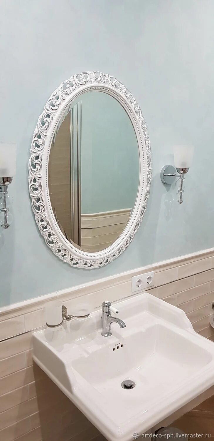 Зеркало в ванную. Красивые зеркала в ванную. Овальное зеркало в ванной. Зеркало в раме в ванную комнату.
