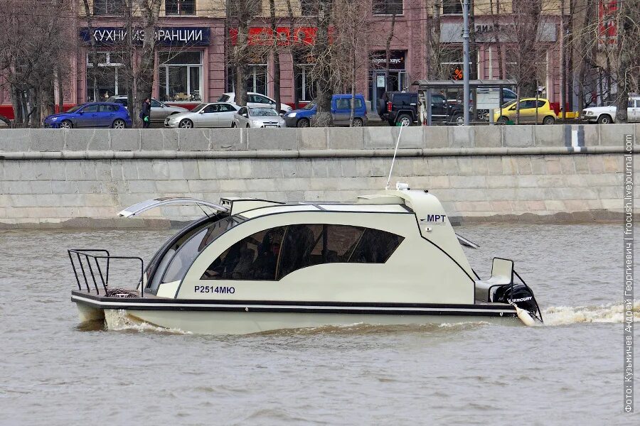 Водное такси москва. Речное такси. Водное такси. Катер такси. Речное такси в Москве.