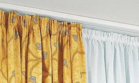 Как вешать потолочные шторы