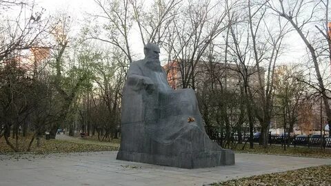 Памятник л