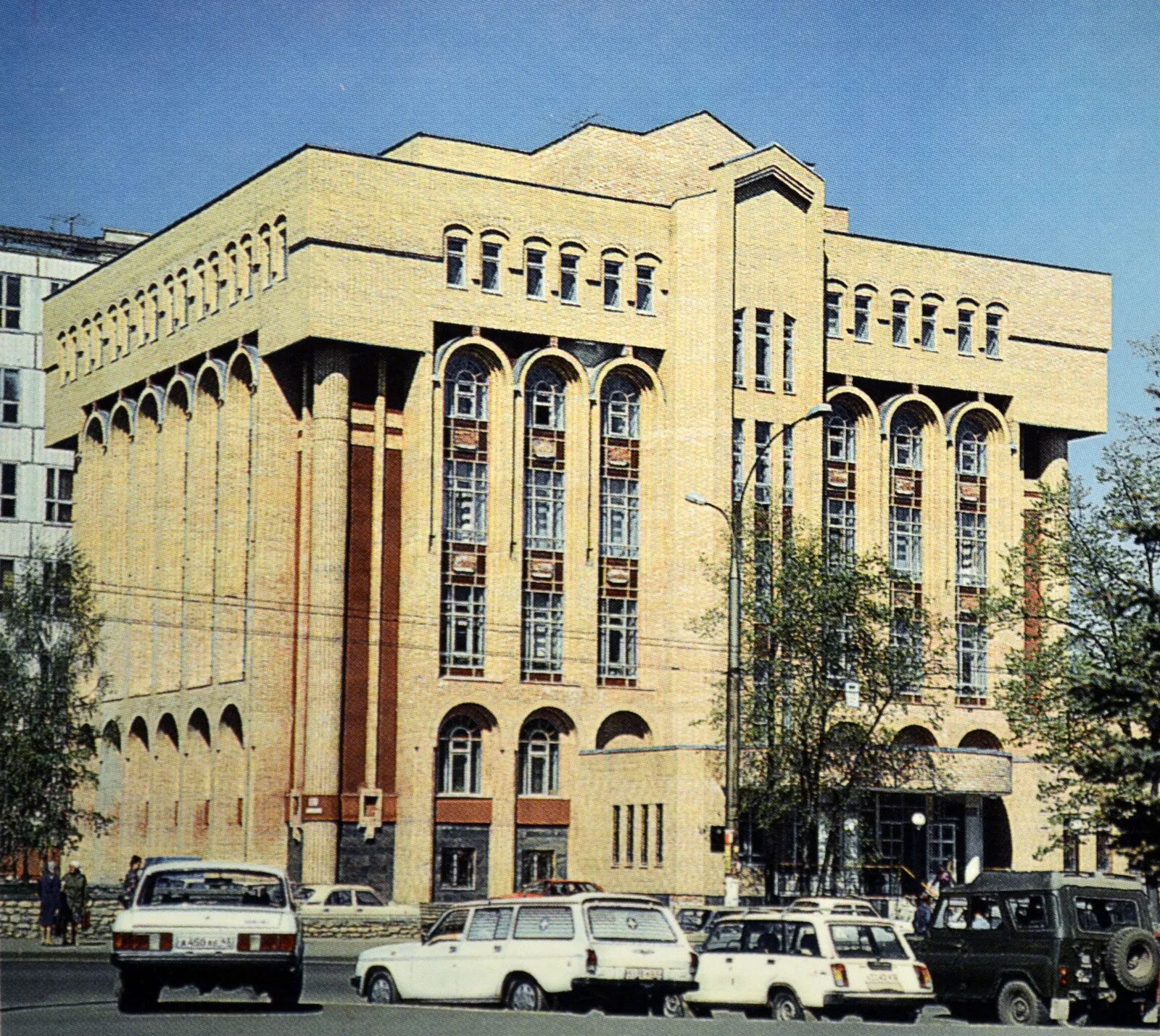 Здания кирова