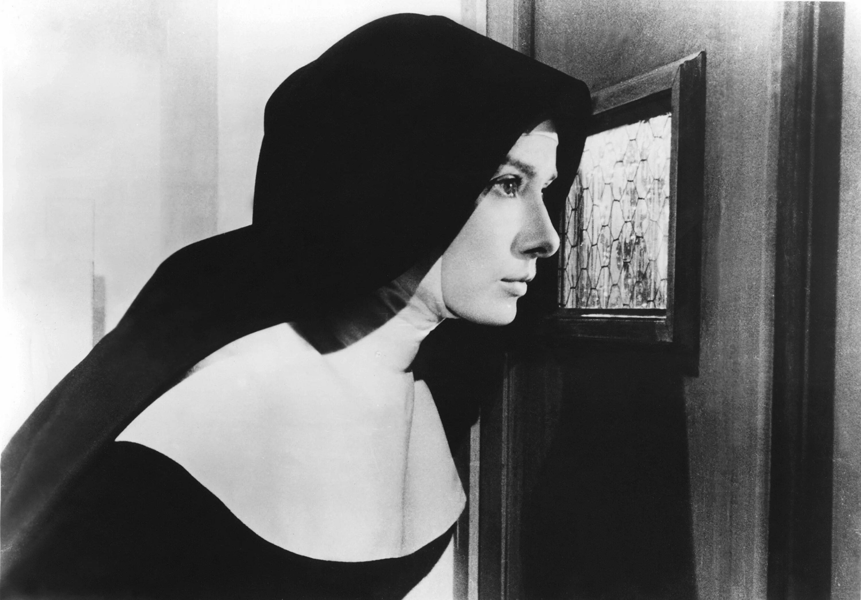 Одри хепберн история монахини. Одри хепберн 1959. Монахиня одри хепберн. Одри хепберн nun. The nun’s story 1959.