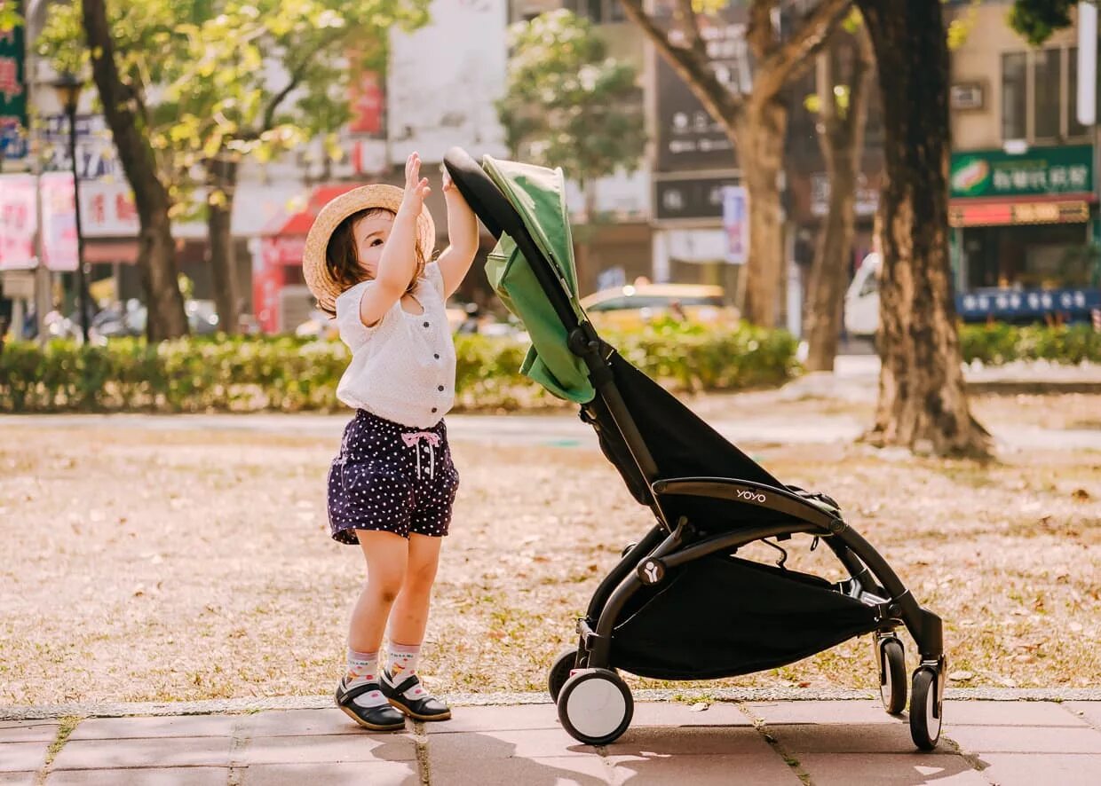 Ассистент yoyo. Babyzen yoyo прогулочная. babyzen yoyo бежевая. babyzen yoyo 2015 года. yoyo 2025.