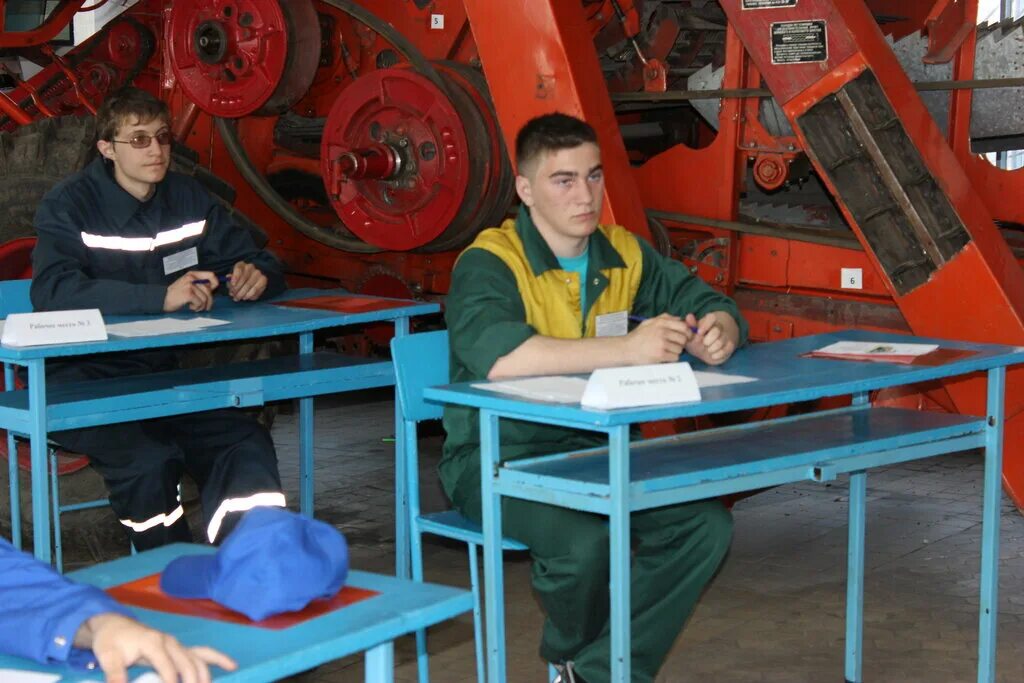 01 13. учебный центр на тракториста. 01 13. профессия 35. нолинский техникум механизации сельского хозяйства официальный сайт.