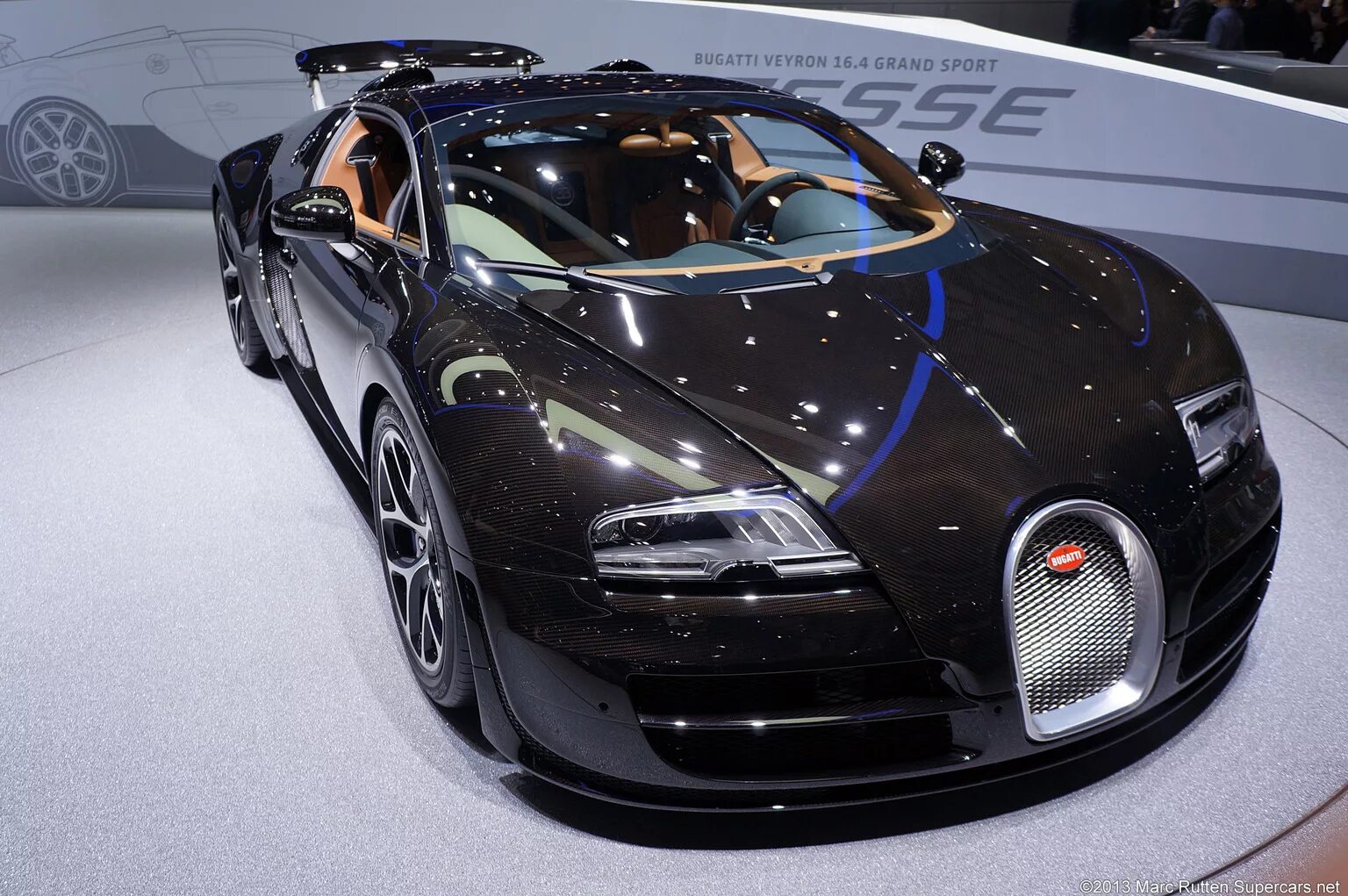 Super sport купить. Бугатти Вейрон 2021. Bugatti Veyron 2022. Бугатти Вейрон супер спорт 2021. Bugatti Veyron super Sport 2022.