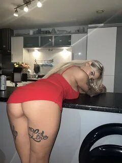 Beth Quinn 🇬 🇧  bethquinn111 leak pics and videos.