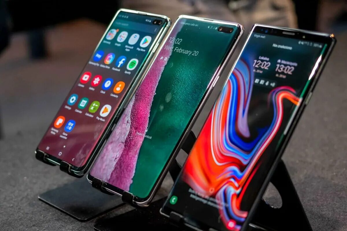 Samsung s10 дата. Samsung Galaxy s10 Plus 5g. Samsung Galaxy 10 5g. Самсунг Galaxy s10 5g. Самсунг галакси с 10 5g.