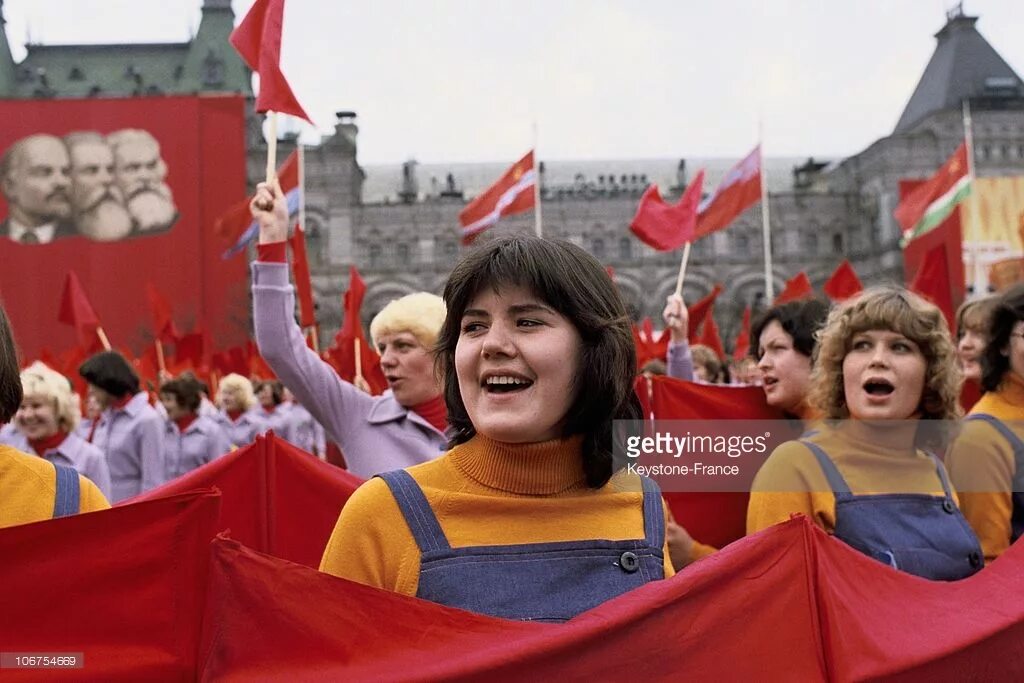 1 мая в советские годы. 1 Майская демонстрация в СССР. Первомайские демонстрации 1 мая в СССР. Советская демонстрация 1 мая. Первый парад 1 мая в СССР.