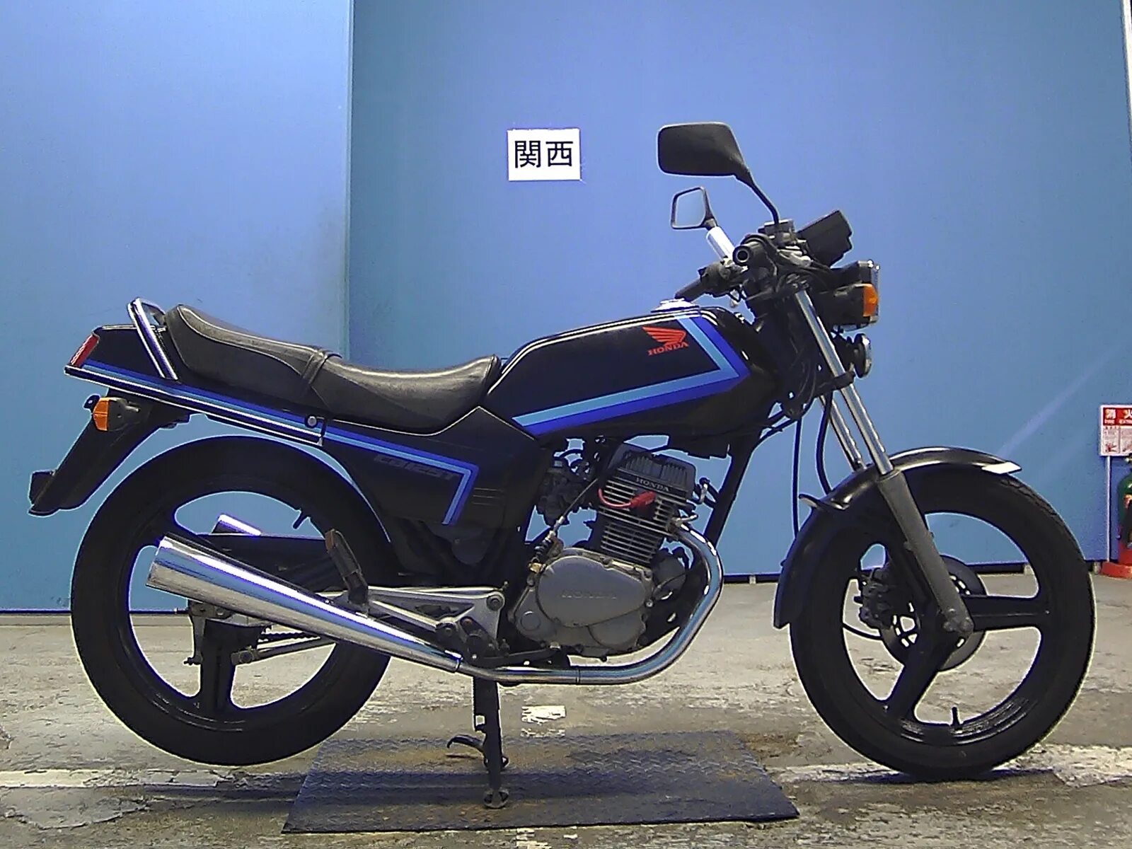 Хонда сб 125. Honda cb 125 (cb125e). Honda cb125e. Honda cb125e. Honda 125e.