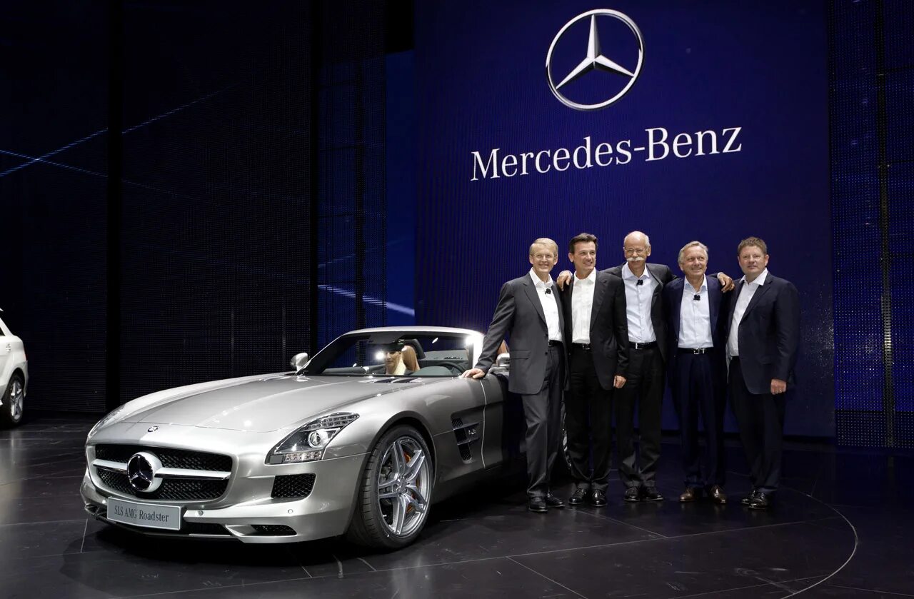 Daimler - benz ag это мерседес. Бренды даймлер бенц. Мерседес даймлер. Daimler benz ag. Daimler ag mercedes-benz.