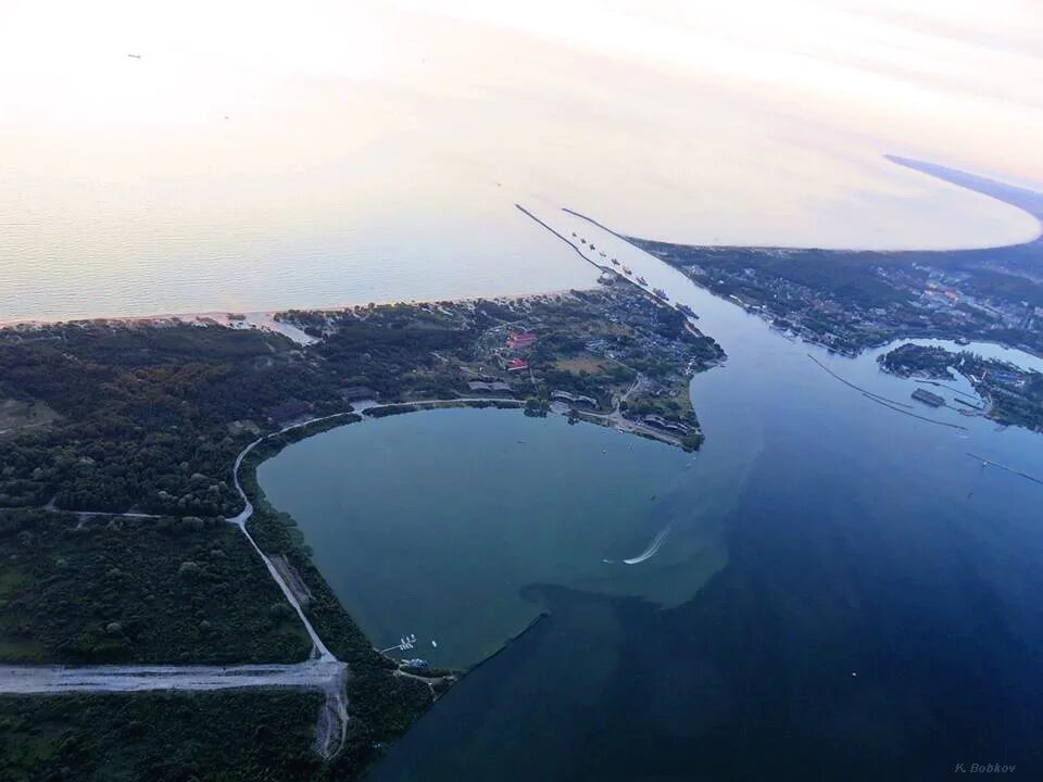 Какова общая протяженность балтийской косы в километрах. Балтийская коса залив. Балтийская коса Калининградская область. Калининградский залив коса. Вислинская коса Калининградская область.