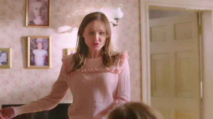 Сериал иванько учительница. Денис шведов торс. Иванько 1 сезон 1 серия. Иванько 1 без рекламы. Иванько сериал 1.