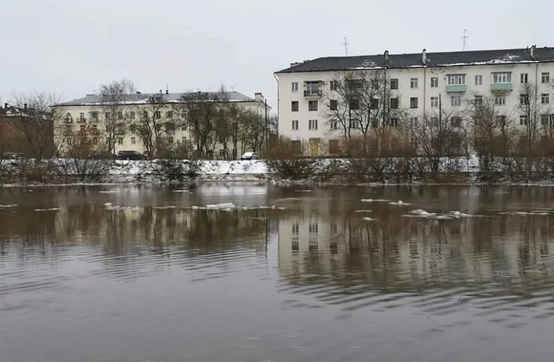 В коми залило дождем авто. Река вологда. Река вологда зимой. Прибрежный вологда фото. Вологду затопило.