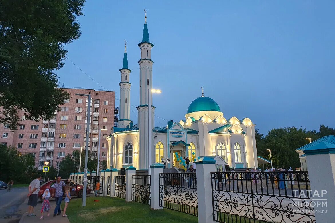 Соборная мечеть Мензелинск. Соборная мечеть в Альметьевске. Новая мечеть в Казани. Мечеть на Мавлютова.