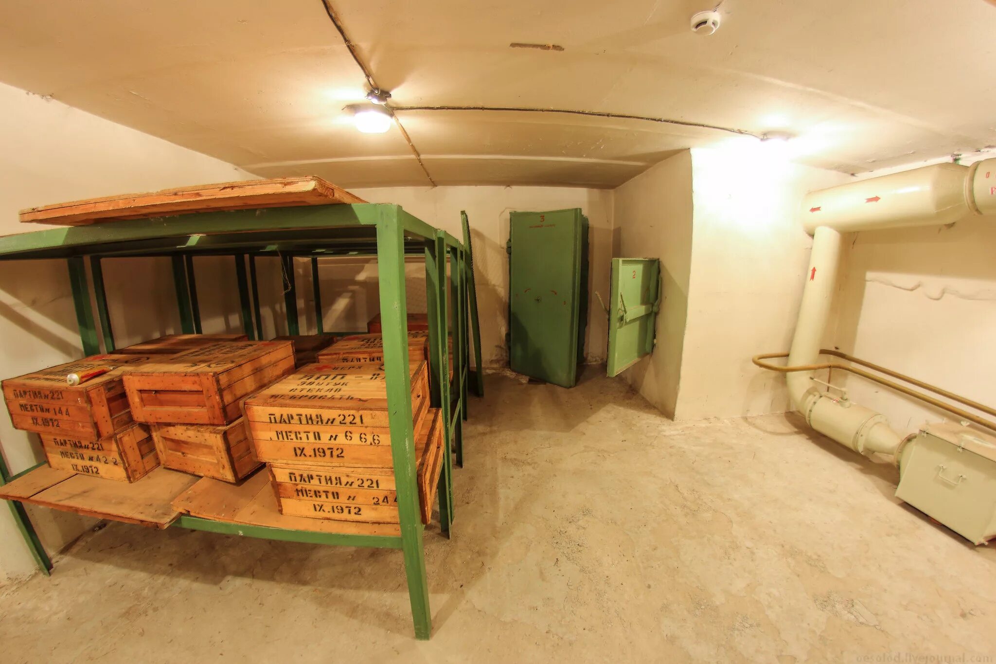 Бункер сталина таганская. Бункер для конца света. Подземный бункер саддама хусейна. Противоядерный бункер. Убежище в бункер 2023.