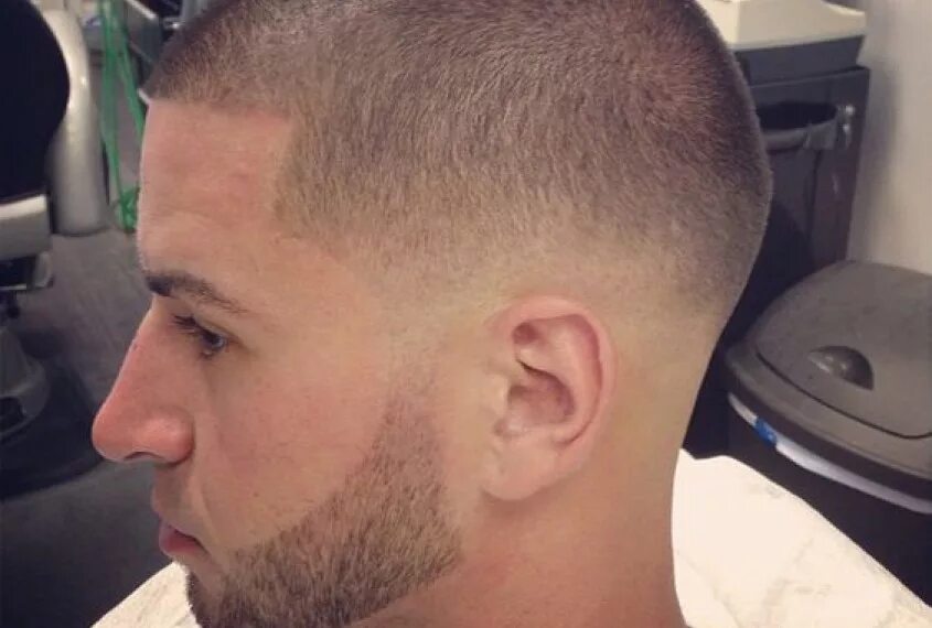 Прическа edgar. Стрижка машинкой fade. Стрижка цезарь фейд короткая. Стрижка машинкой fade. Стрижка фейд милитари мужская.