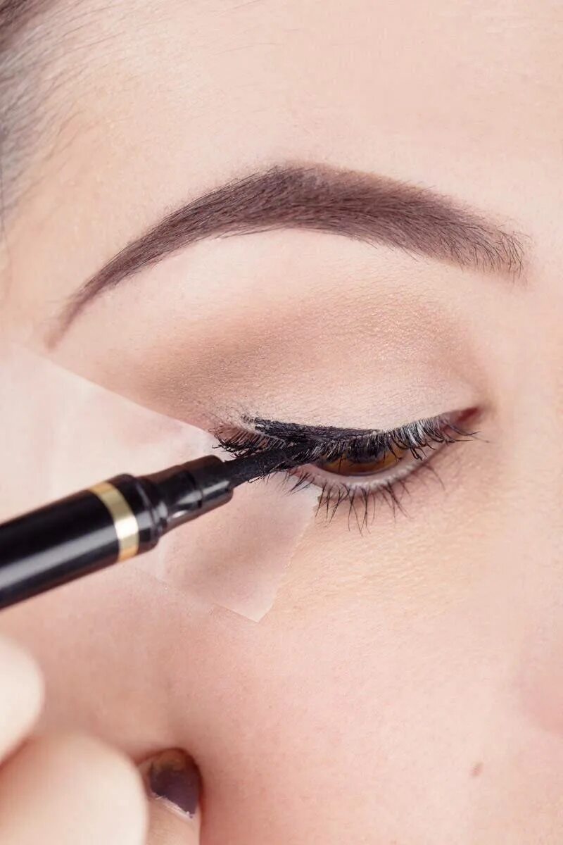 Eyeliner для глаз. Подводка для глаз. Красивые стрелки подводкой. Красивая подводка глаз. Красивые стрелки подводкой фломастером.