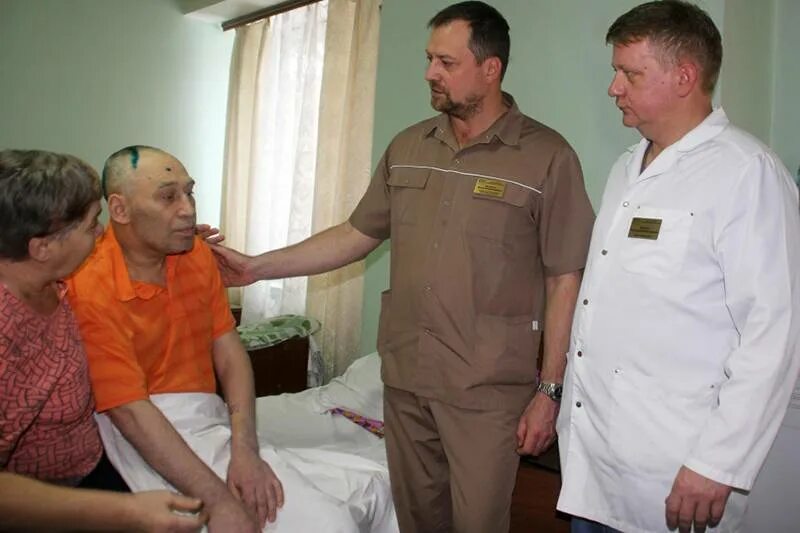 Нейрохирург новокузнецк 29. Эндоскопическое отделение новокузнецк. Нейрохирург новокузнецк 29. Нейрохирурги областной больницы. Нейрохирурги краевой клинической больницы барнаула.