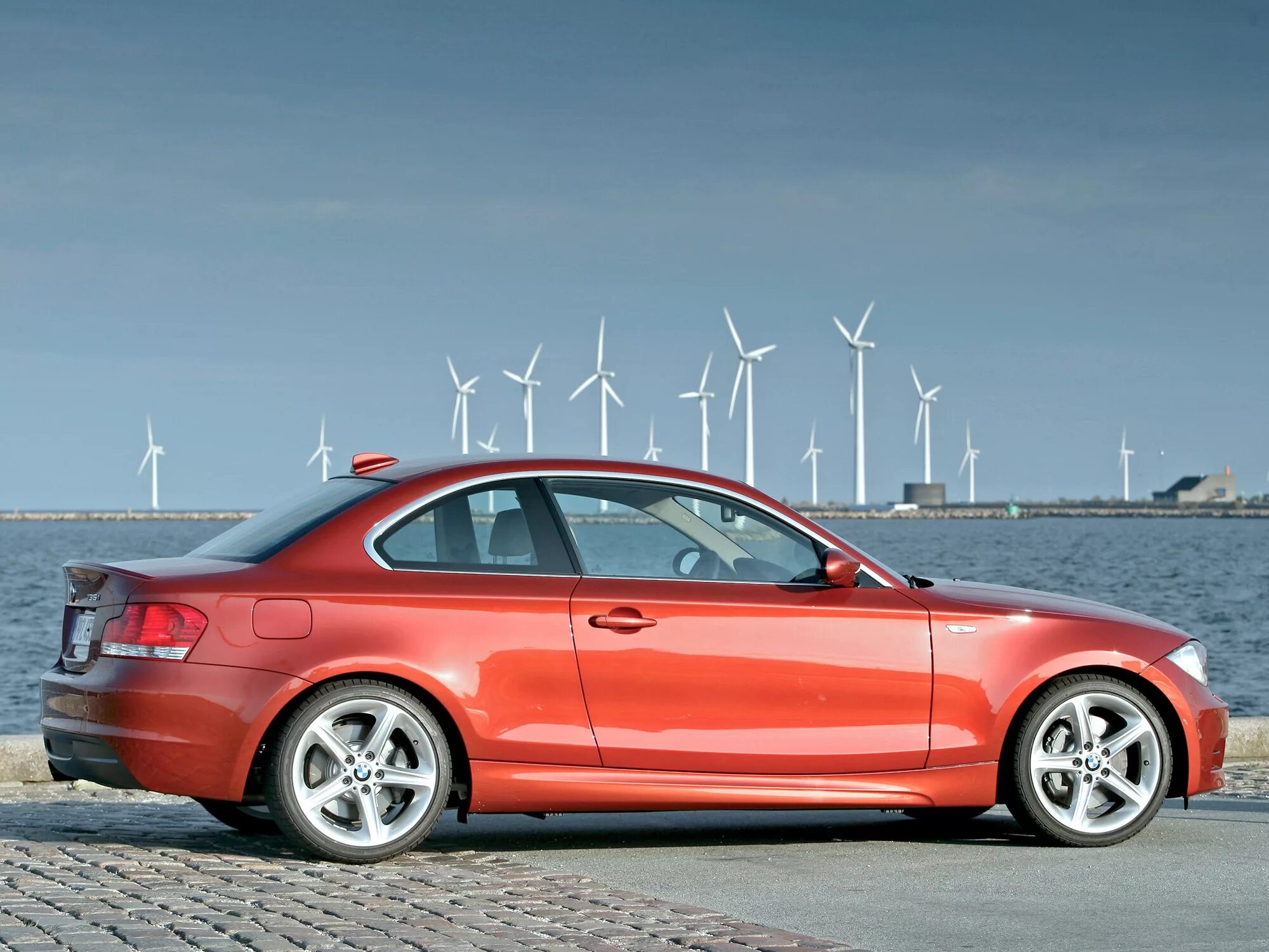 первый купе. Bmw 135 e82. Bmw 135i седан. первый купе. Bmw e87 купе.
