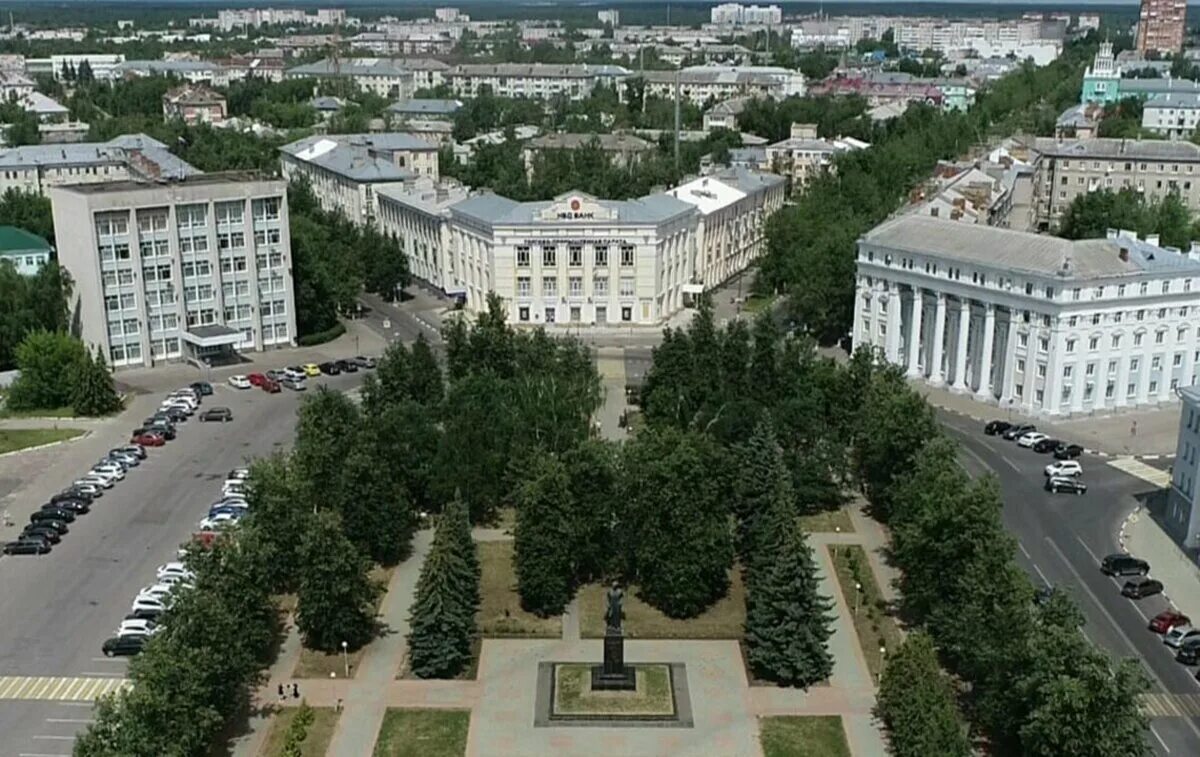 Площадь Дзержинского Дзержинск. Сквер Дзержинского Дзержинск. Площадь Дзержинского Дзержинск Нижегородская область. Площадь Дзержинского города Дзержинска Нижегородской области и.