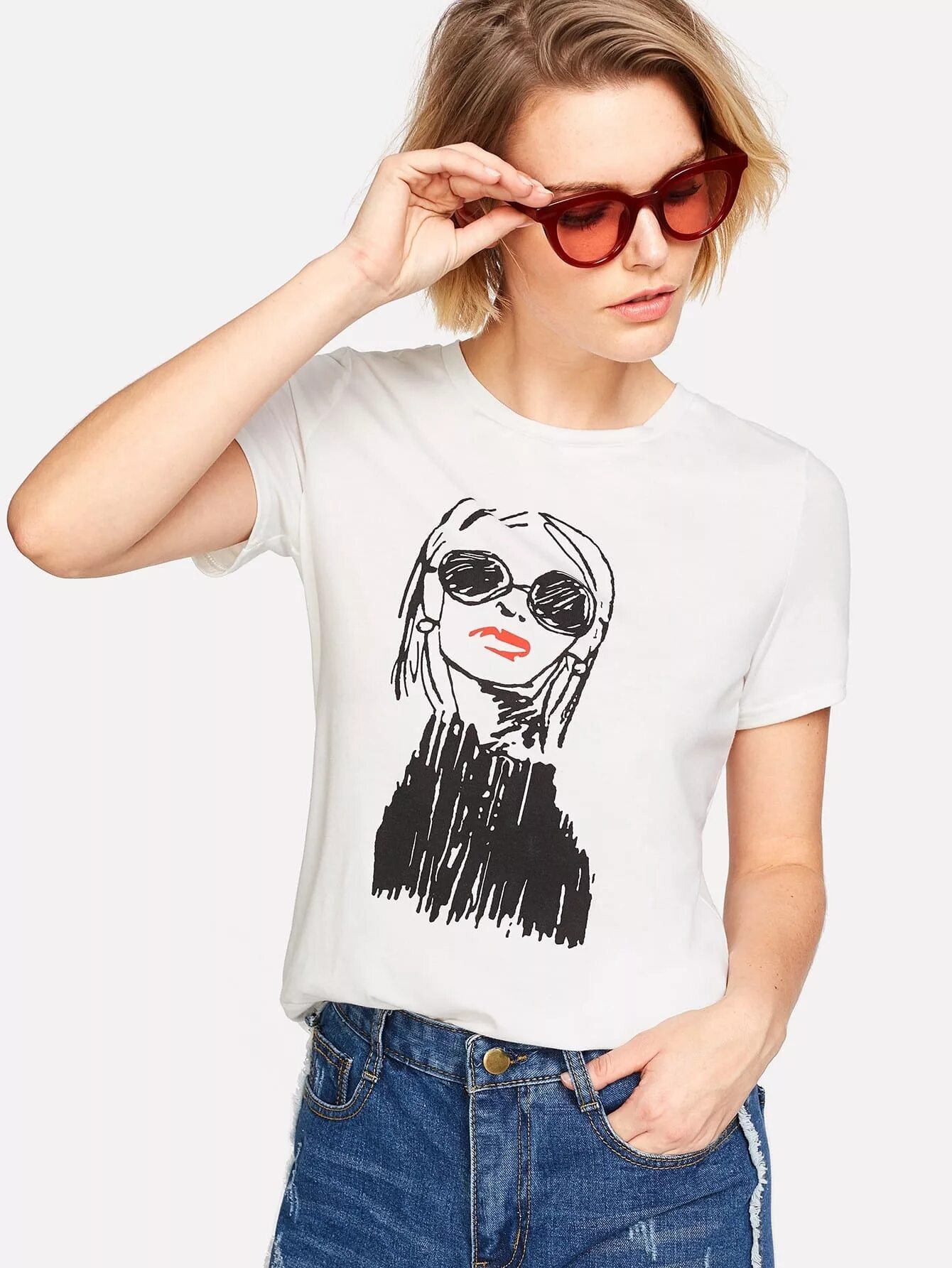 футболка женская модная. модные женские футболки с принтом. футболки женские стильные. футболки для девушек модные. футболка с принтом девушки.