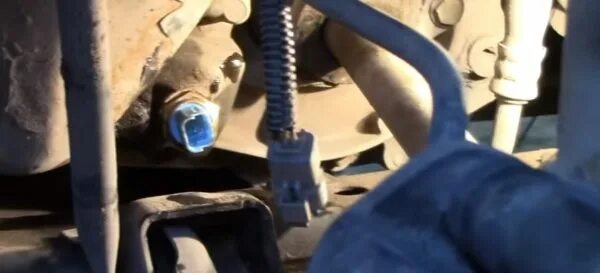 Датчик заднего хода logan. Датчик скорости логан 1. X trail t31 датчик заднего хода. Датчик ручника лягушка рено логан 1. Датчик заднего хода рено логан 1.