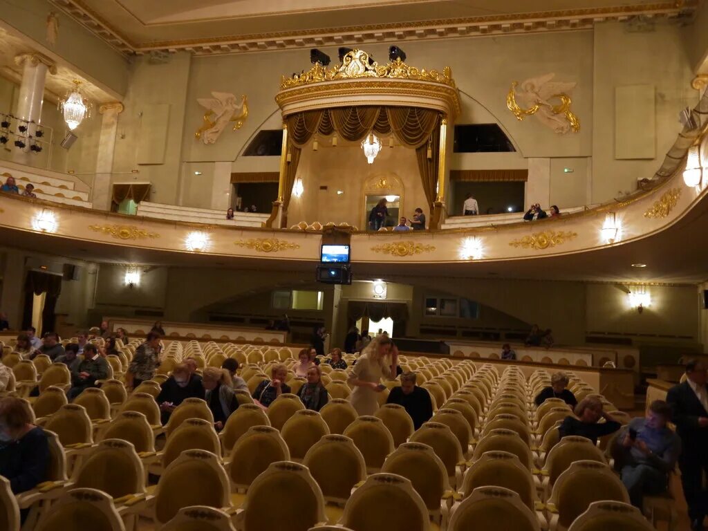 Театр музыкальной комедии бывший. Театр музыкальной комедии , санкт-петербург, ул. Зал музыкальной комедии санкт-петербург. Театр музыкальной комедии санкт-петербург официальный зал. Итальянская улица 13 театр музыкальной комедии.