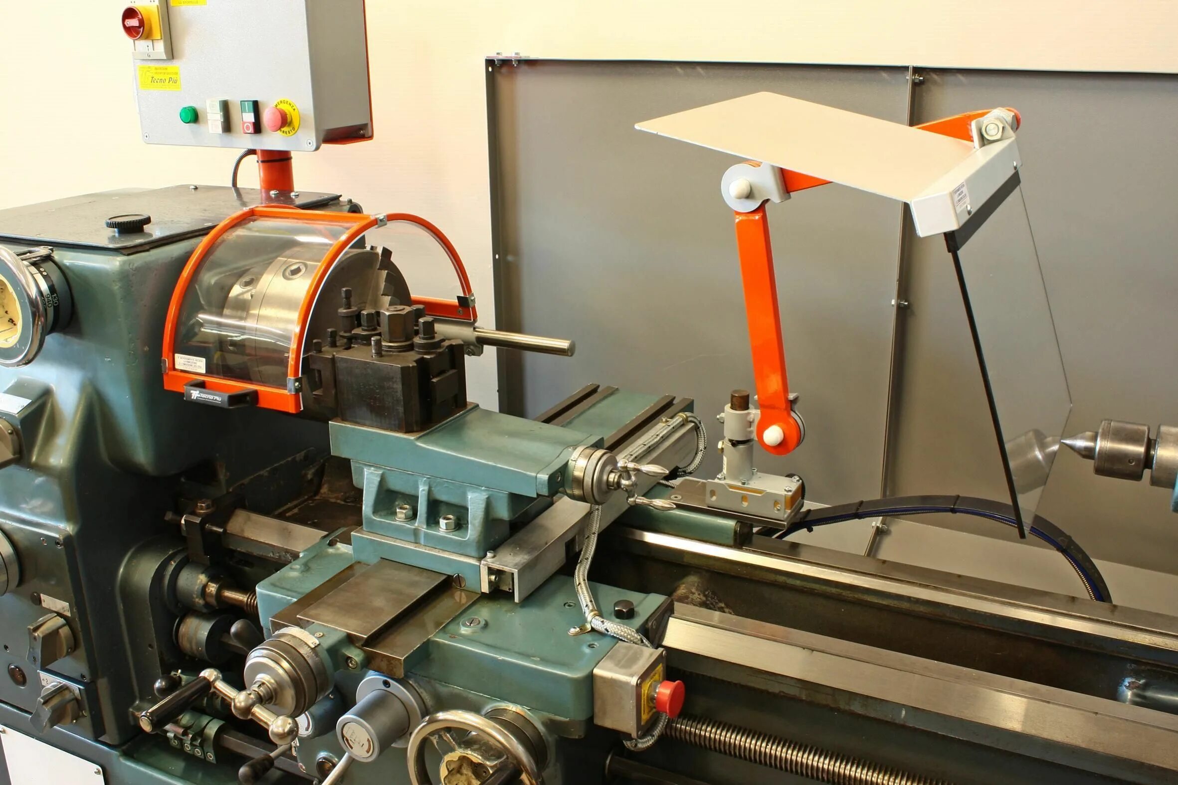 Lathe machine. Metal lathe. cvl650 machine lathe. lathe machine lansing g43.
