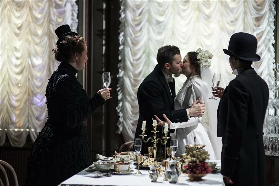 Школа современной пьесы на трубе. Театр на трубе. Театр на трубе. Иммерсивный театр на трубной. Школа современной пьесы на трубе.