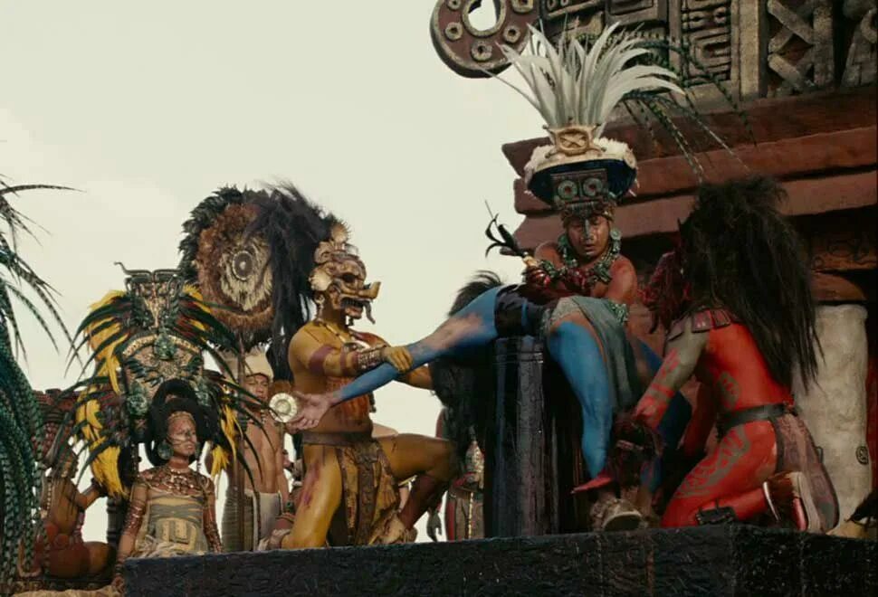 Уицилопочтли жертвоприношения. Пирамида-жертвенник индейцев майя. Жрецы инков жертвоприношение. Мая жертва. Кровавые ритуалы ацтеков.