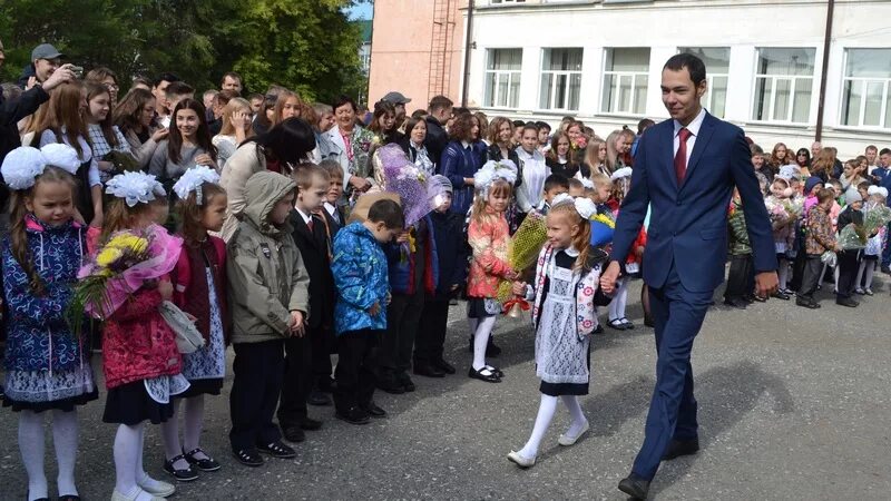 Сайт гимназия 30 курган. 30 Гимназия в городе Кургане. Гимназия 30 Курган учителя. Директор гимназии 30 Курган. Школа 19 Курган.