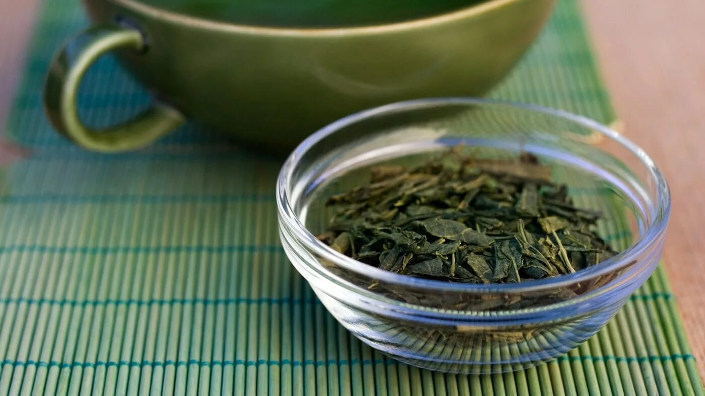 Как приготовить зеленый чай. Банча чай. Банча - японский зеленый чай. Японская кокейча чай зеленый. Ингредиенты для чая.