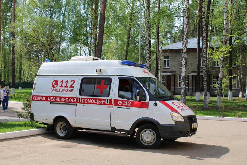 Машина 112 служба спасения. Московская областная больница. Областная больница приемное отделение. Приемная 3 больница телефон