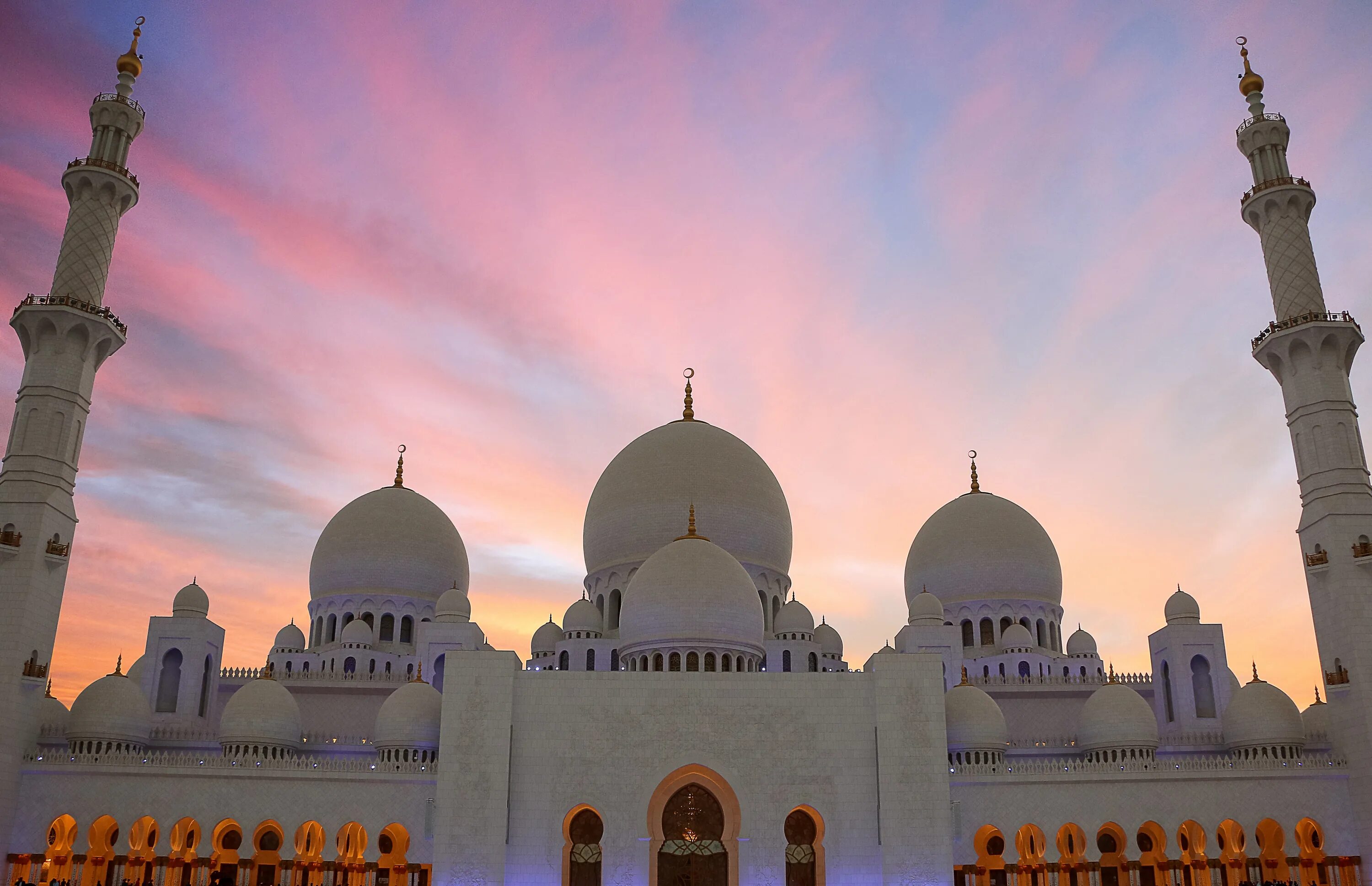 Арабские страны путешествия. Мечеть шейха Зайда Объединённые арабские эмираты. Мечеть Абу Даби ночью. Мечеть шейха Зайда Абу-Даби. Мечеть шейха Зайда Ураза байрам.