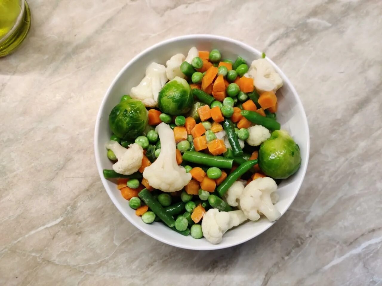 Варка замороженных овощей. Замороженные овощи для завтрака. Замороженные овощи на сковороде. Замороженные овощи в духовке.
