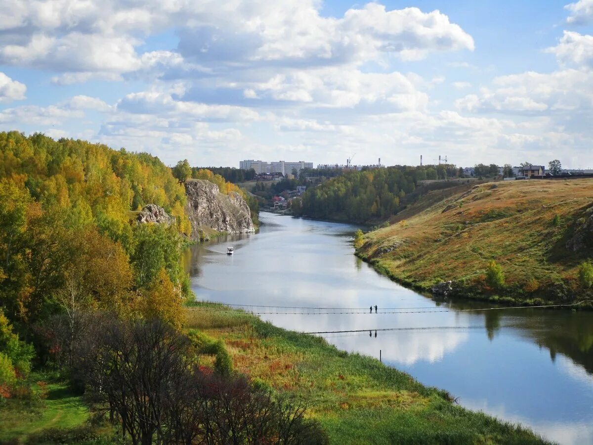 Уровень воды в реке исеть. Река Исеть Каменск-Уральский. Река Исеть Екатеринбург. Река Исеть Арамиль. Исеть приток Тобола.