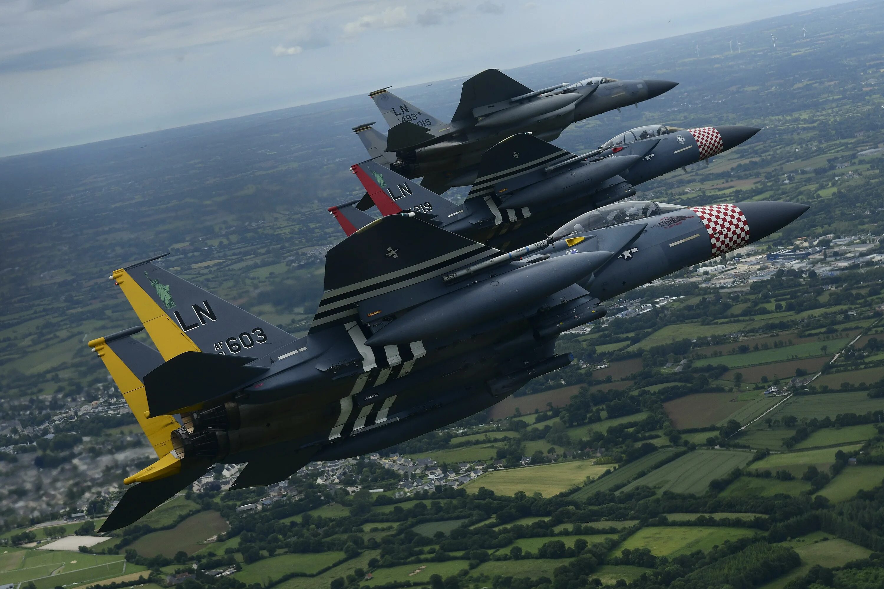 F 15 c d
