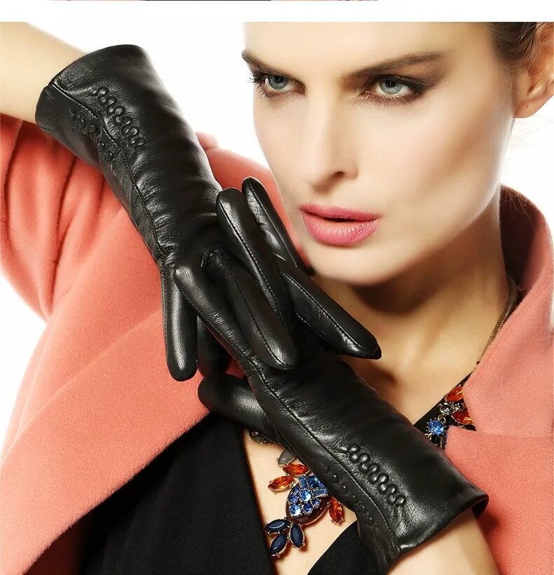 лучшие кожаные перчатки женские. стильные кожаные перчатки. карла гуджино в кожаных перчатках. перчатки кожаные женские. кэтрин росс in leather gloves.