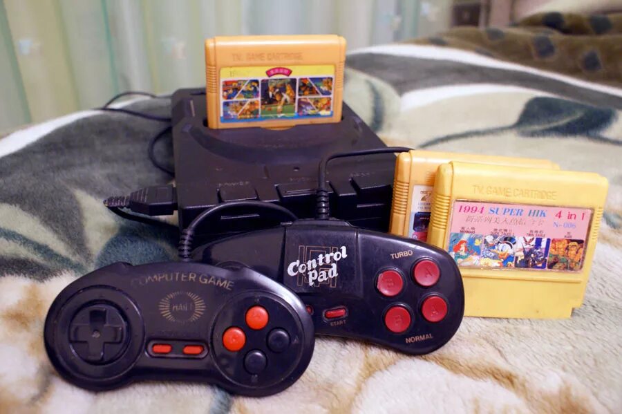 Игровая приставка денди и сега 2 в 1. Retro genesis mini. Gs gamekit. Sega saturn 32x. Псп 2008.