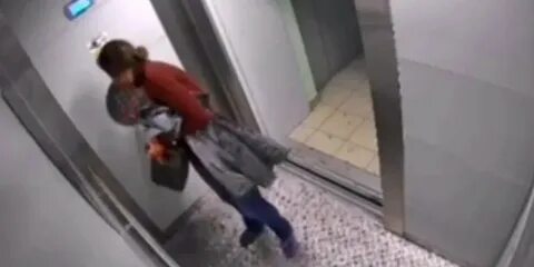 Автор в лифт вошла за мной мужик