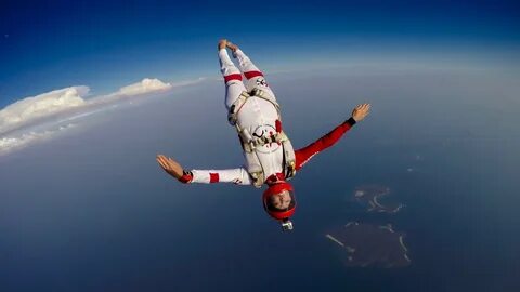 Il Viaggiatore Magazine - Roberta Mancino - Skydiving.