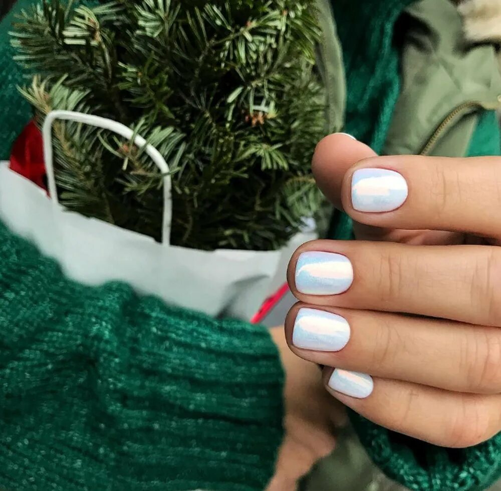 Ногти модные молодежные. Идеи маникюра на короткие ногти 2022. Маникюр на новый год. Зимний маникюр. 2025 год какой маникюр делать.