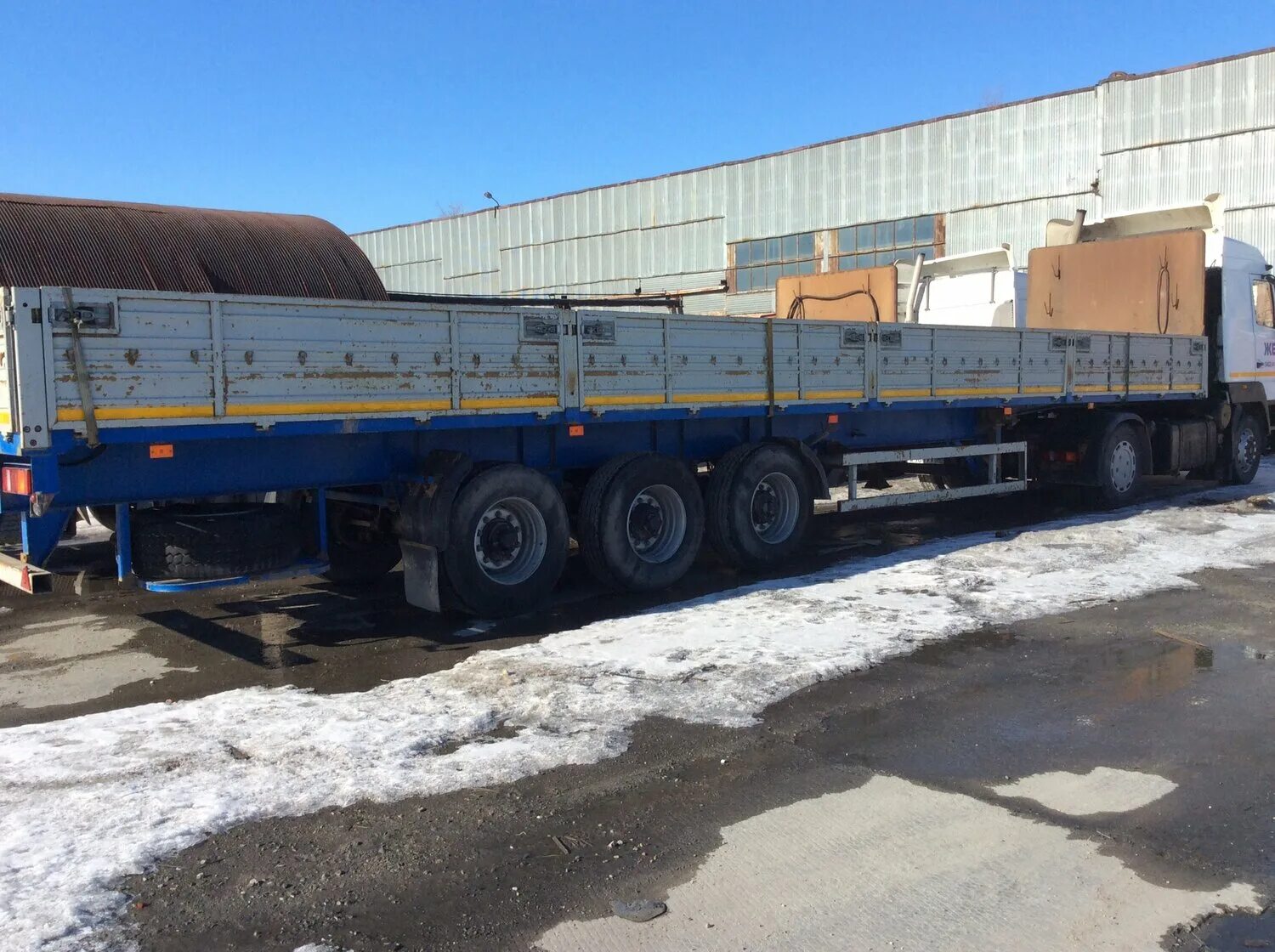 тонар 9888 шторно бортовой полуприцеп. полуприцеп 9428-0000010. полуприцеп бортовой маз 938660. прицеп грюнвальд 9453. полуприцепом 938660-044.