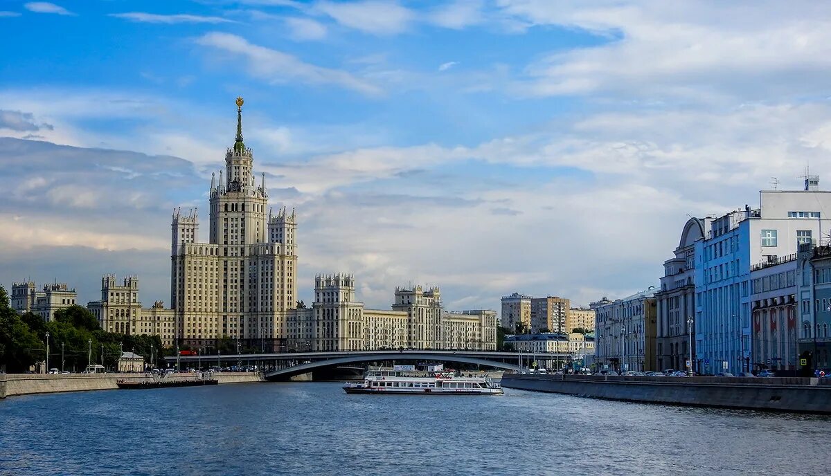 Дом правительства на набережной в Москве. Дом правительства на Берсеневской набережной. Музей дом на набережной в Москве. Дом на набережной сайт